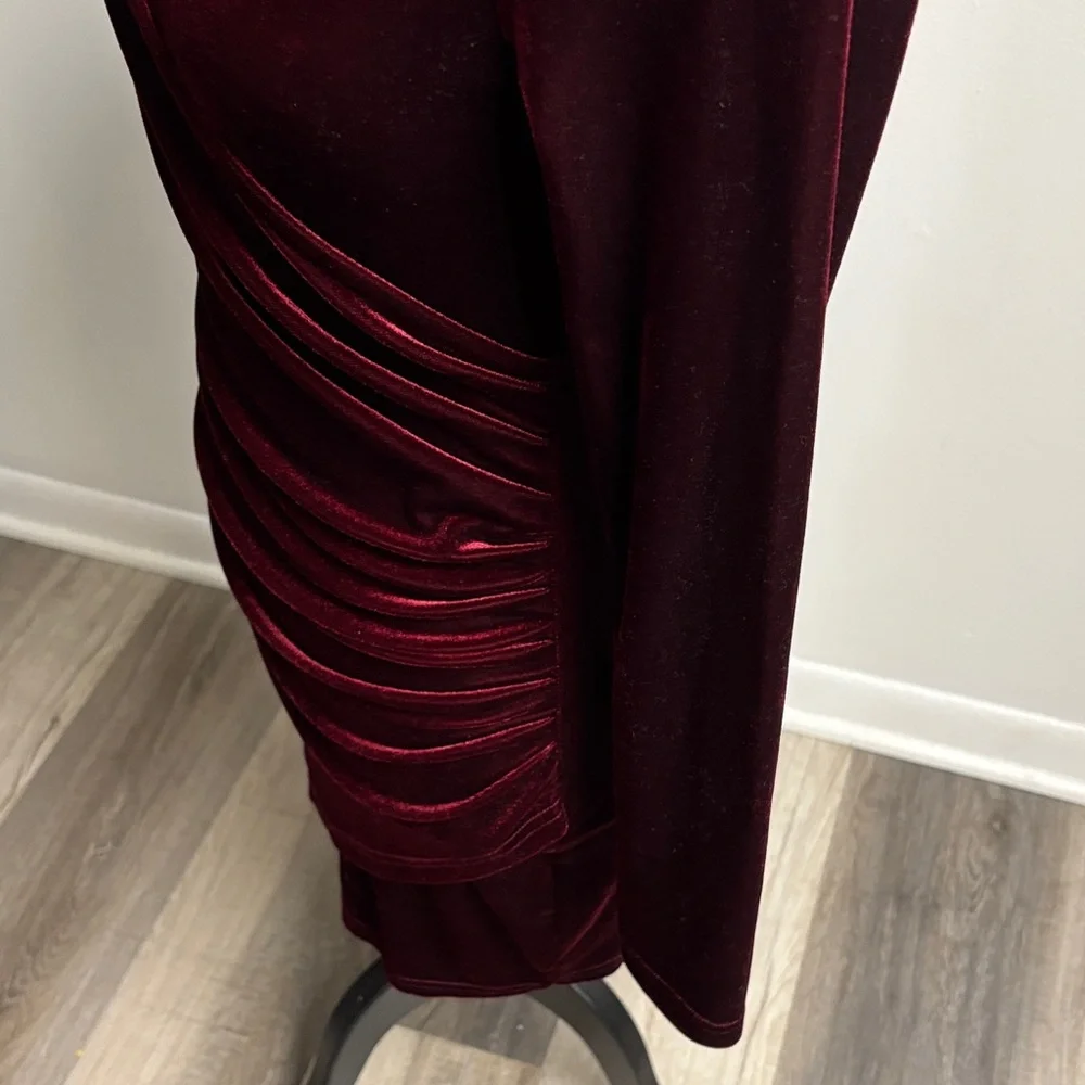 NWOT Burgundy Velvet Long Sleeve Dress - Picture 8 of 16